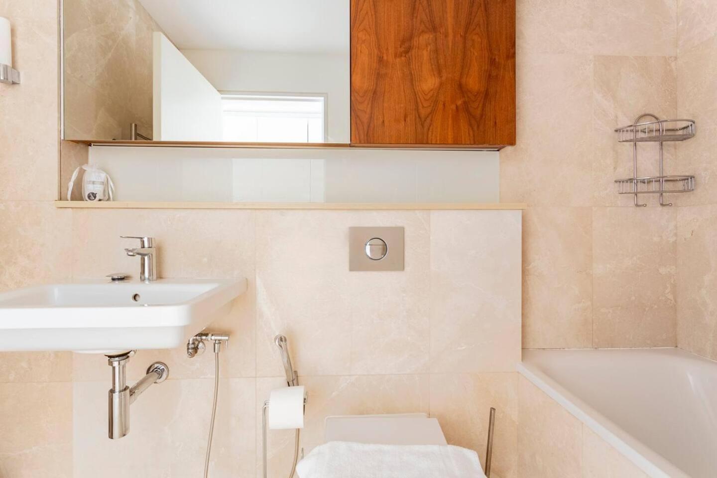 Appartement - 2 Beds - Sleeps 4 - Lift *